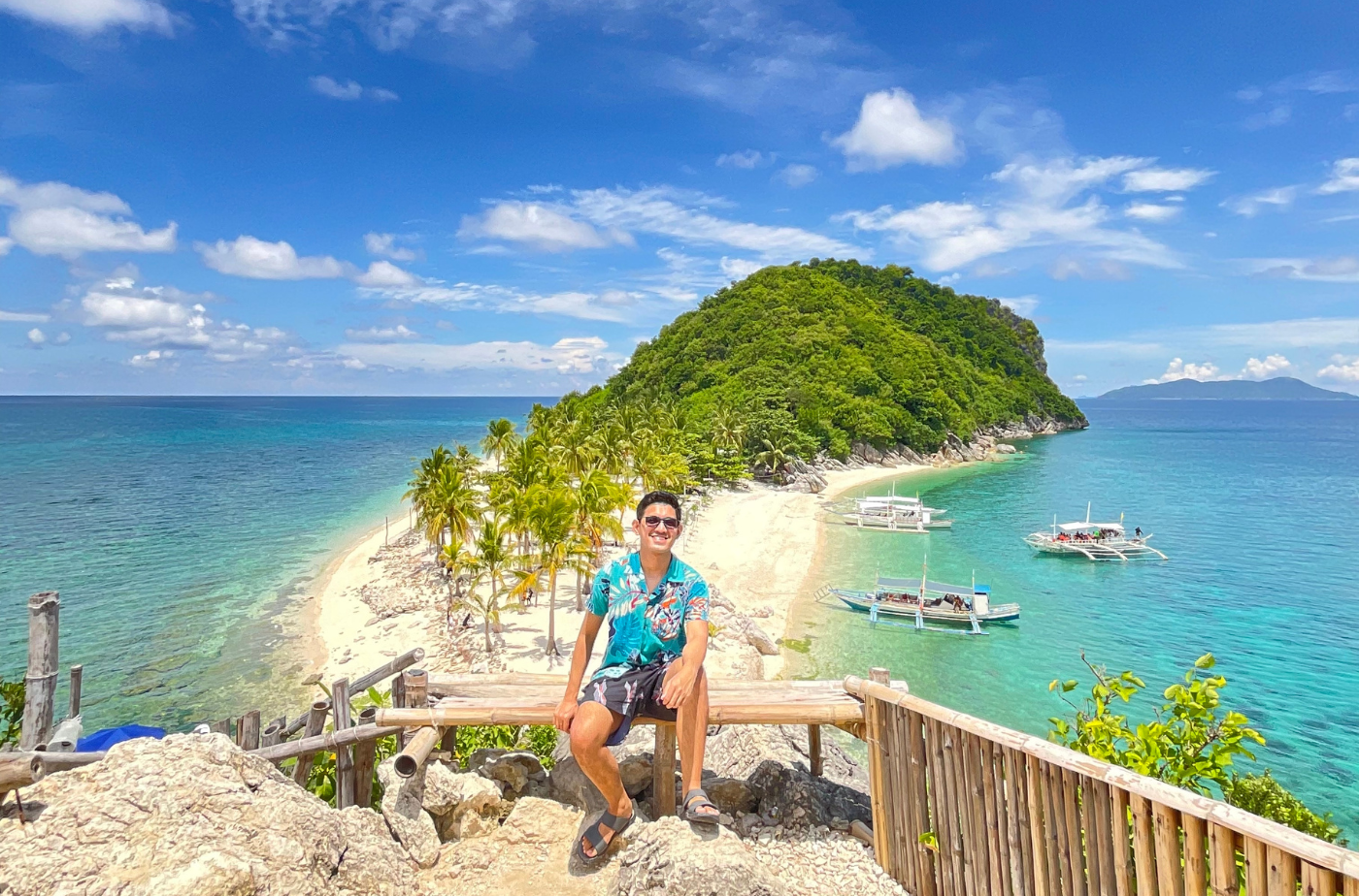 Islas de Gigantes Island Hopping Tour